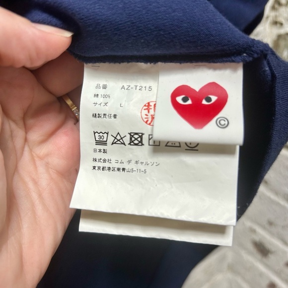 Play Comme des Garcons Navy Blue Women’s s
Size Large T-Shirt with Heart Patch - Picture 2 of 6